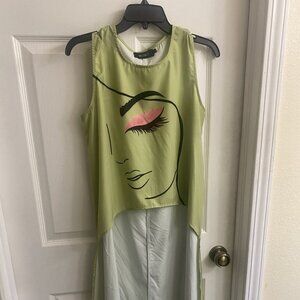 WoWo Green High-Low Blouse with Artistic Woman Face Print – Size L